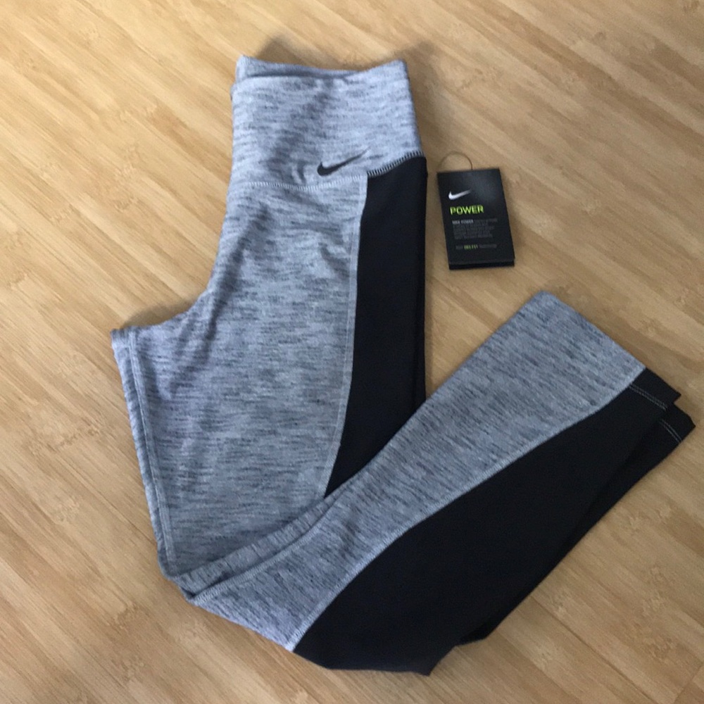 ✨NWT Nike power side stripe leggings✨